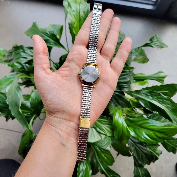 Vintage Avia Q&V Quartz Classic Watch main image 7